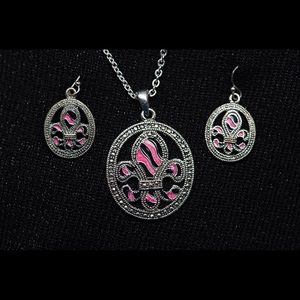 Fleur di lis necklace set